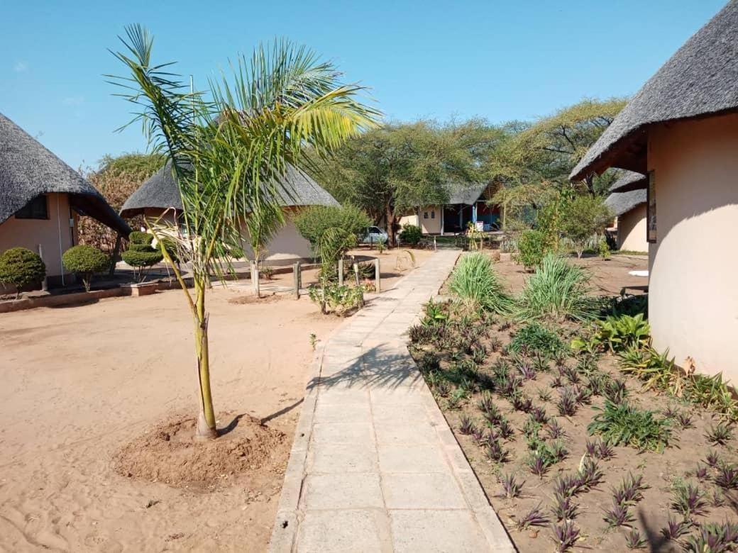 Nkanga Hotel Kasane Esterno foto