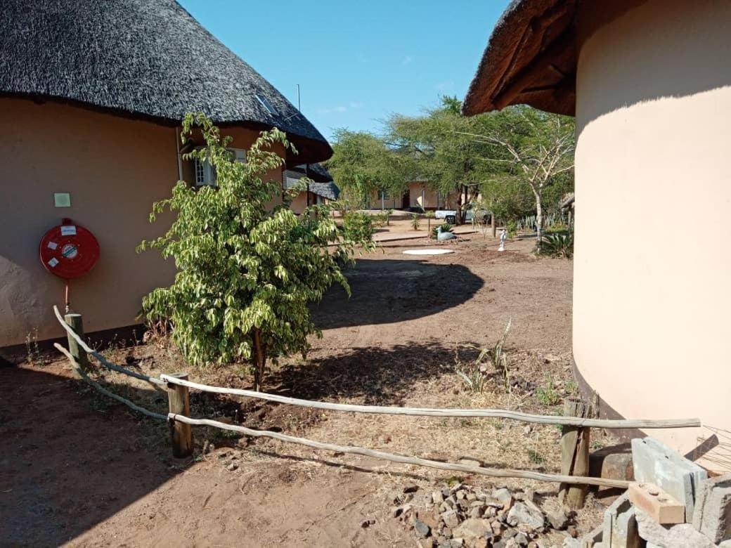 Nkanga Hotel Kasane Esterno foto