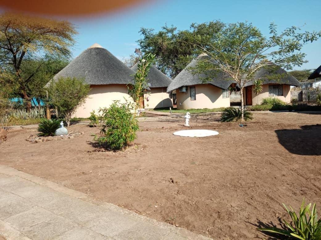 Nkanga Hotel Kasane Esterno foto