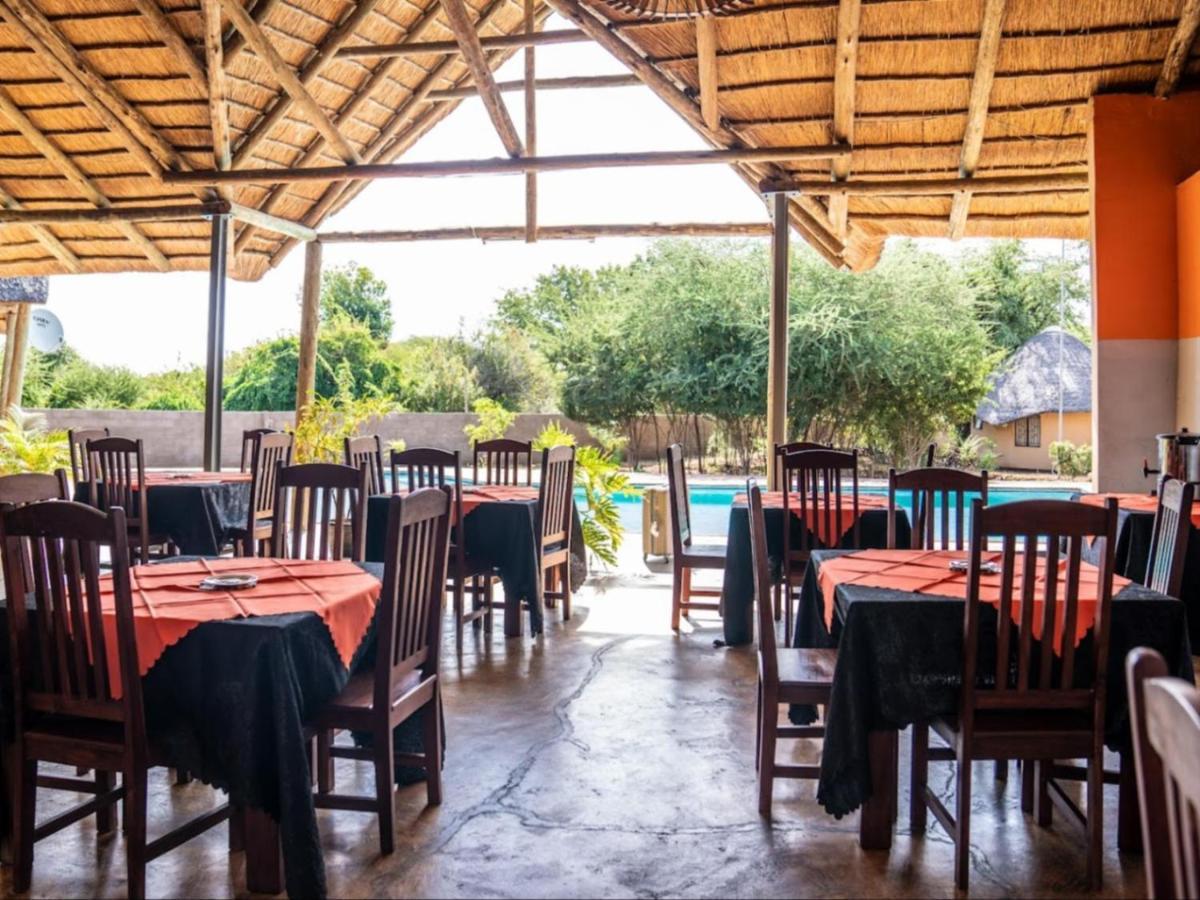 Nkanga Hotel Kasane Esterno foto