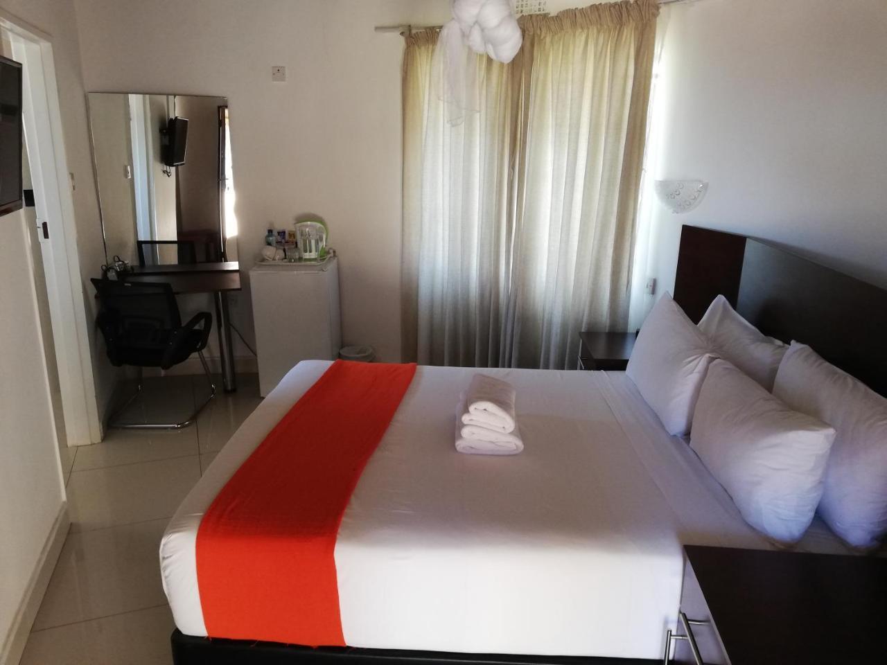 Nkanga Hotel Kasane Esterno foto